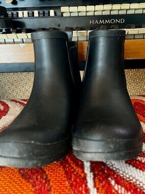 Sperry Rainboots size 8.5